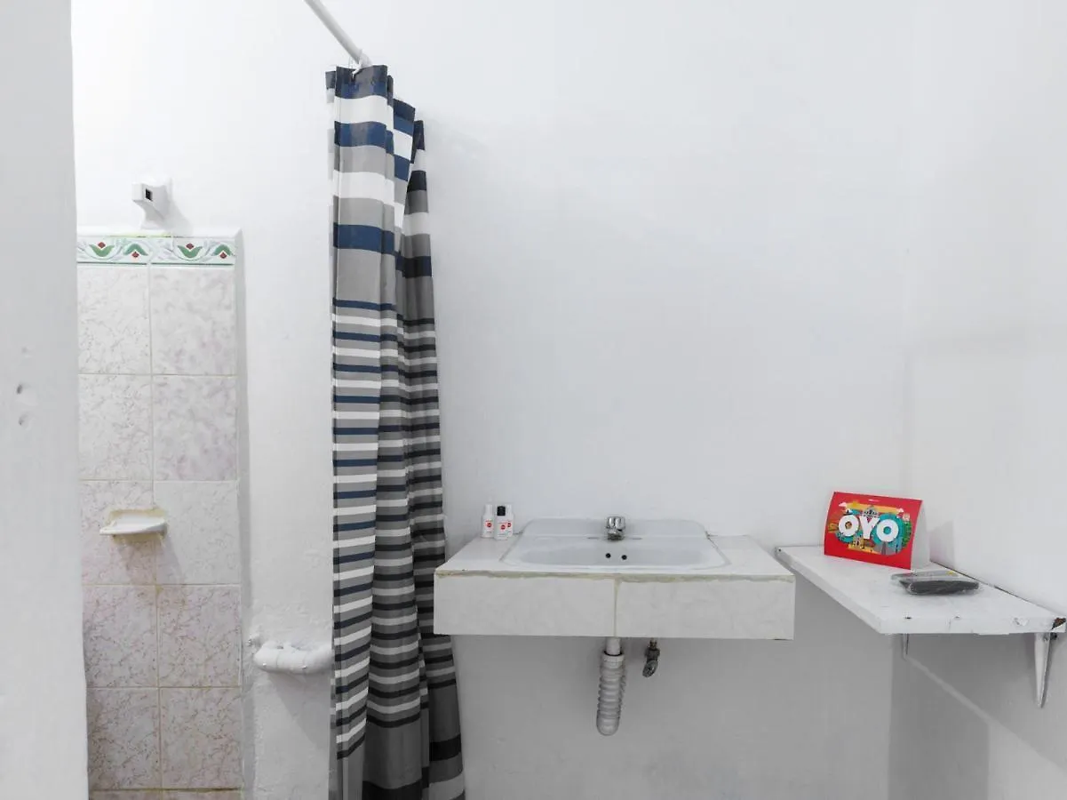 بلايا ديل كارمن Oyo Hotel Posada Roma 2*, بلايا ديل كارمن المكسيك